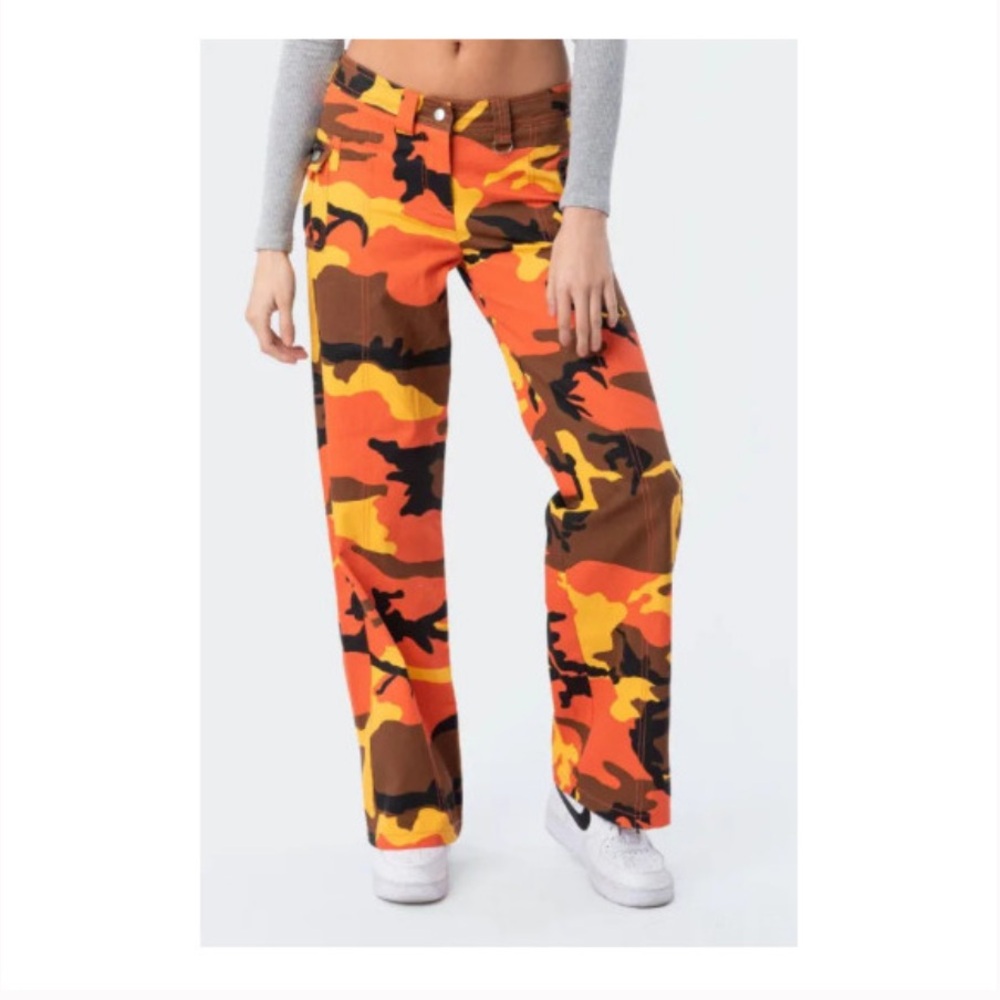 Vibrant Camouflage Cargo Pants - Picture 3 of 3
